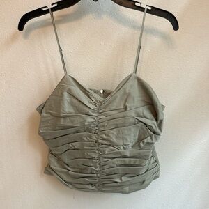 Guess top never worn in perfect condition